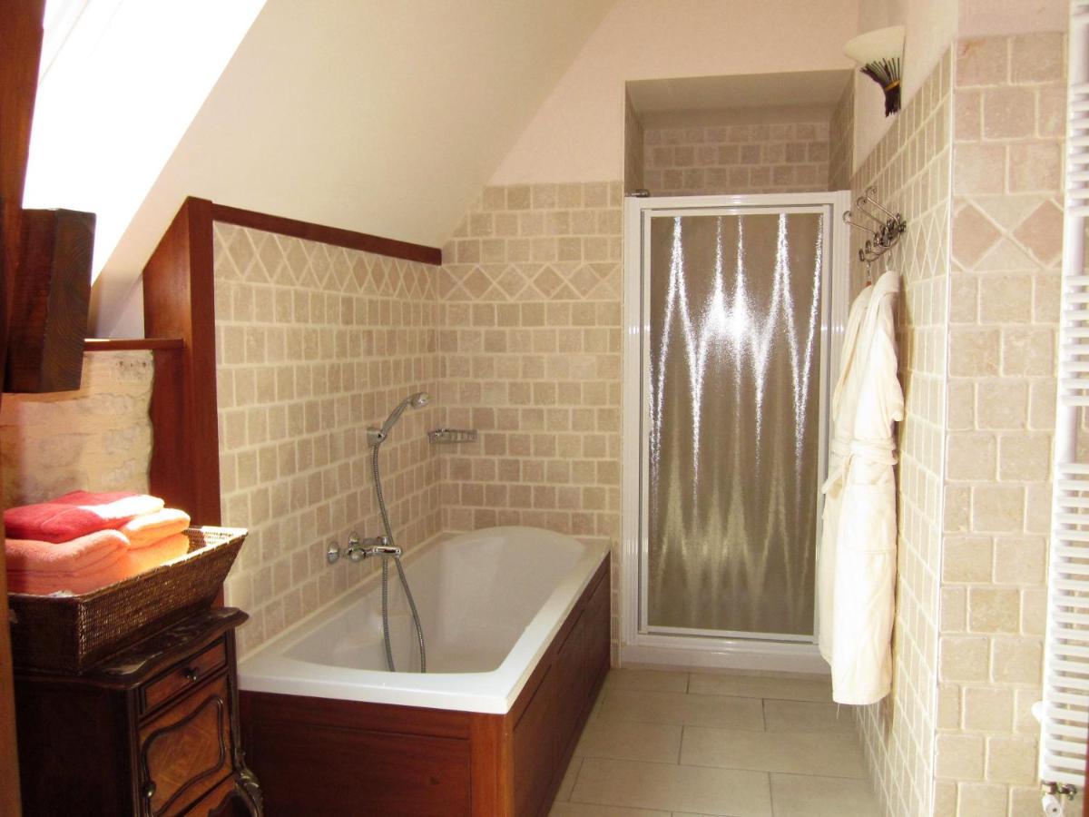 Hotel Le Manoir De Mathan Crepon A La Campagne 5 Mn D'Arromanches Et 10 Mn De Bayeux 외부 사진