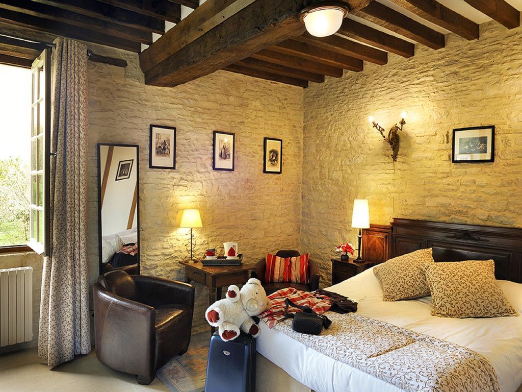 Hotel Le Manoir De Mathan Crepon A La Campagne 5 Mn D'Arromanches Et 10 Mn De Bayeux 객실 사진